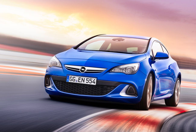 Opel назвал российские цены на Astra OPC 2012