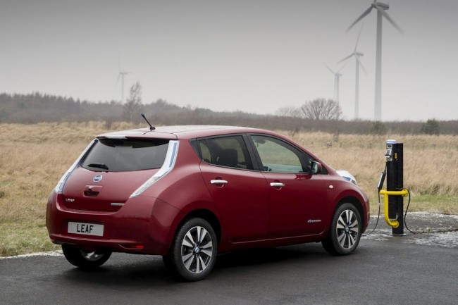 Nissan Leaf 2013 - фото, цена, характеристики Ниссан Лиф
